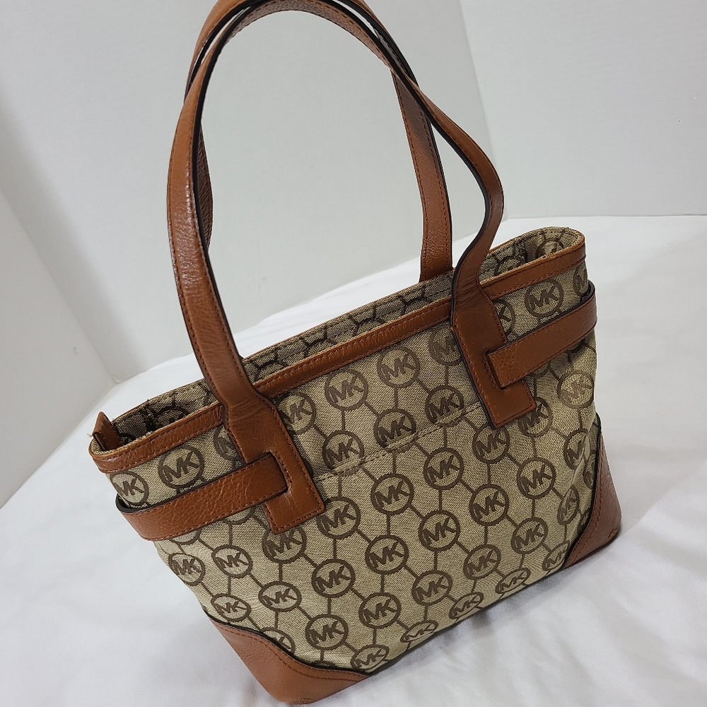 Michael Kors Canvas Monogram with‎ Leather Trim Tote - Picture 3 of 10